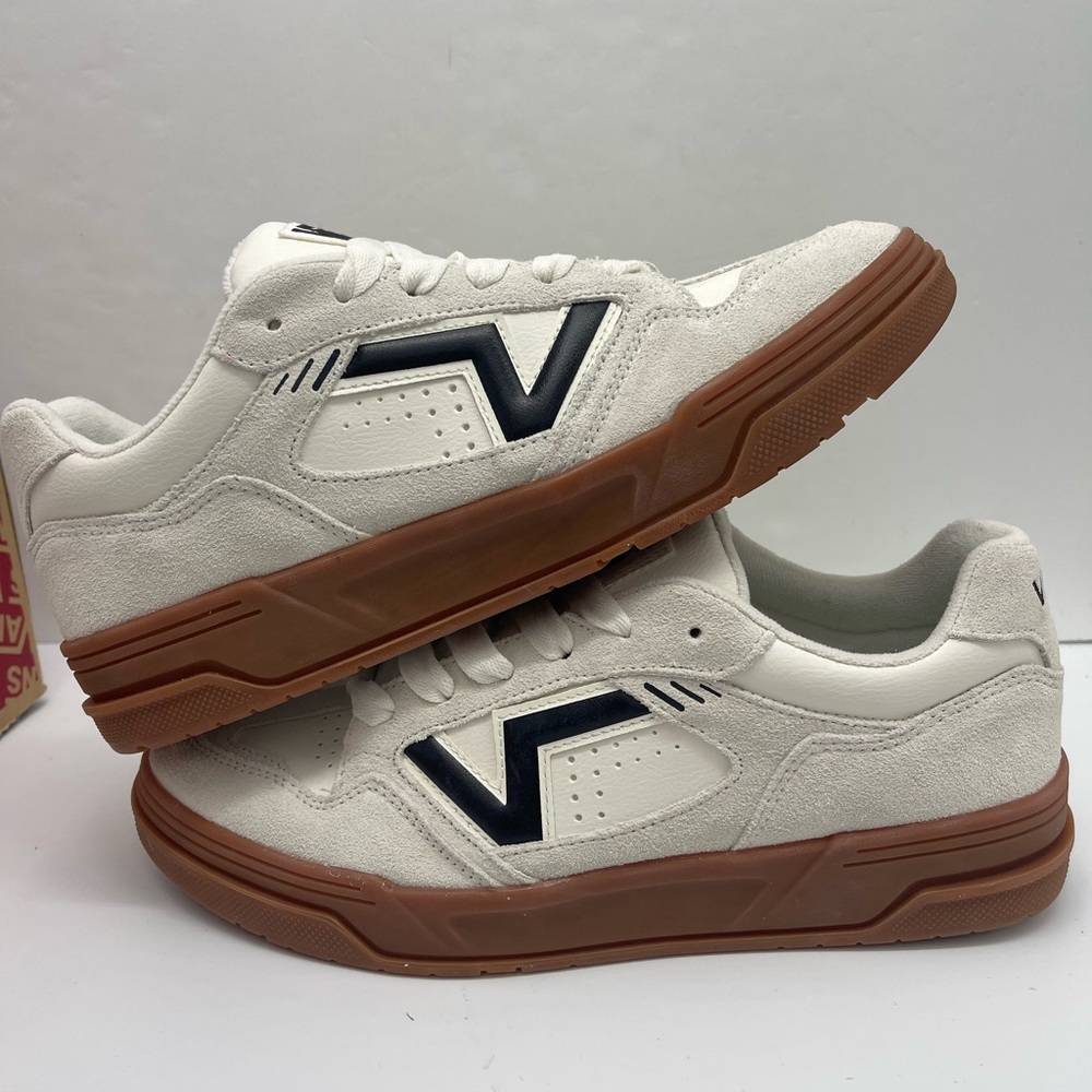Vans Men’s Upland
Suede Marshmallow/Gum
VN000D250VM Sneakers - Picture 13 of 16